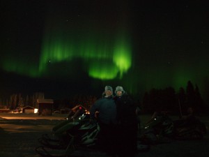 Northern Light over guests at Wärdshuset