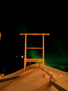 Northern-light snow kick Lapland