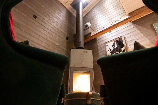 Swede - Lounge - Fireplace