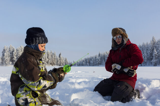 Lapland Guesthouse - Lake Ice-Fishing